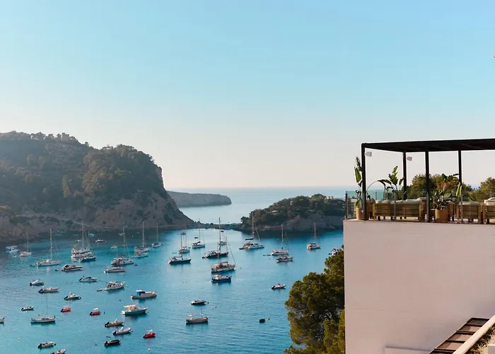 Photo de Cala San Miguel Ibiza Resort, Adults Only, Curio Collection By Hilton Port de Sant Miguel